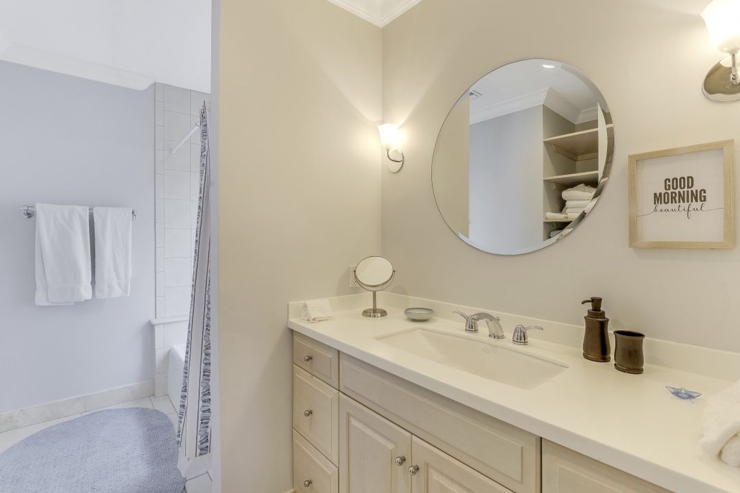 868 4th St S #11, Naples, FL 34102