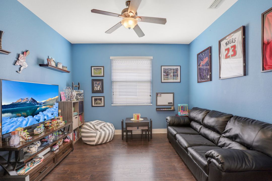 10157 Silver Maple Ct, Fort Myers, FL 33913