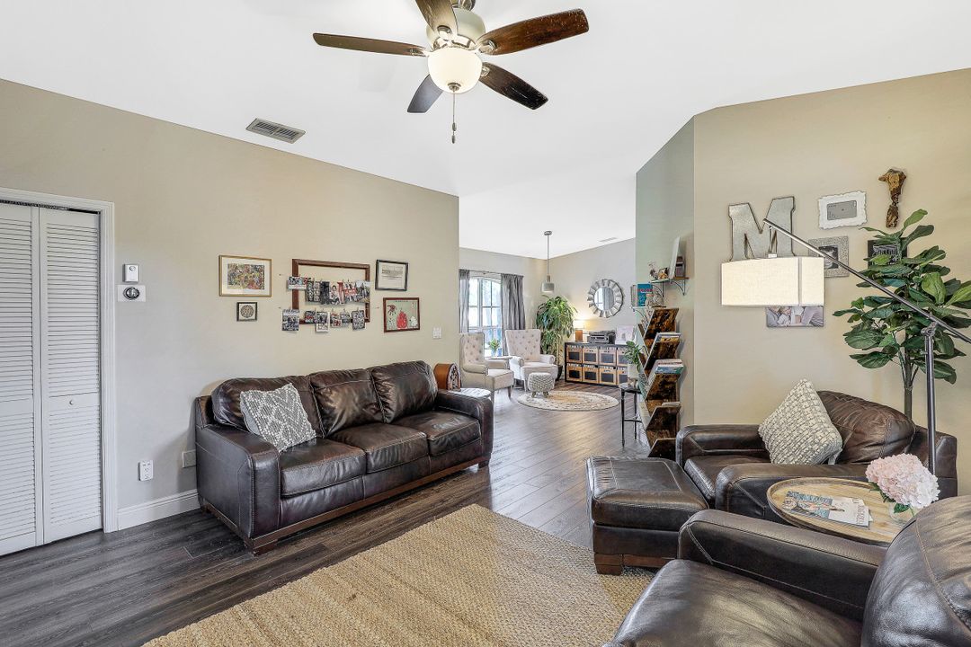 206 Kirtland Dr, Naples, FL 34110