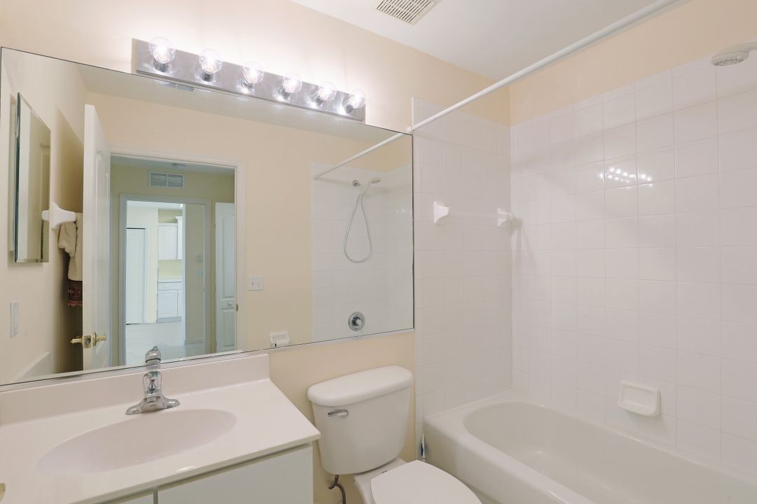 2870 Cypress Trace Cir #1712, Naples, FL 34119