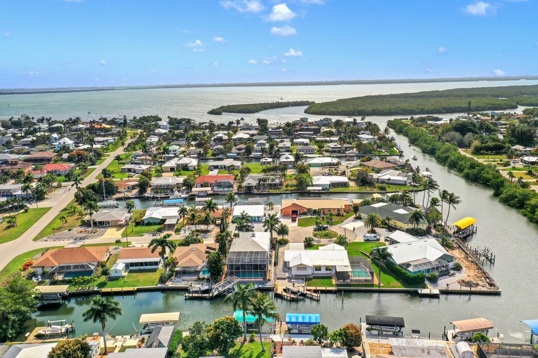 3706 Ruby Ave, Saint James City, FL 33956