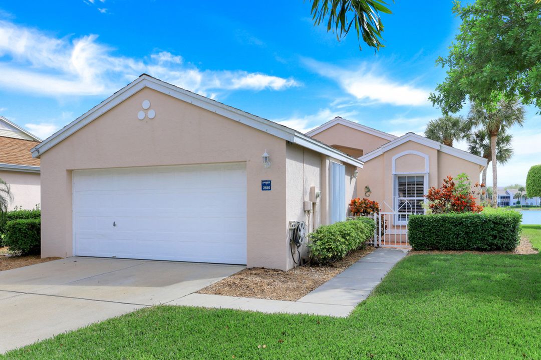 2810 Sailors Way, Naples, FL 34109