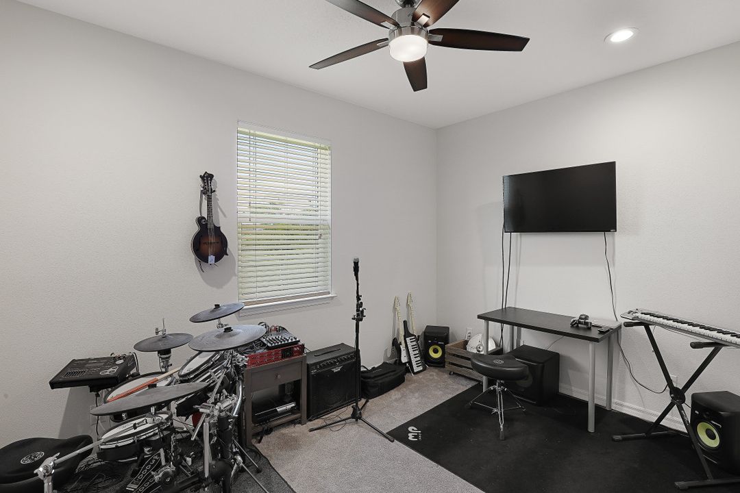 3328 NW 9th Terrace, Cape Coral, FL 33993