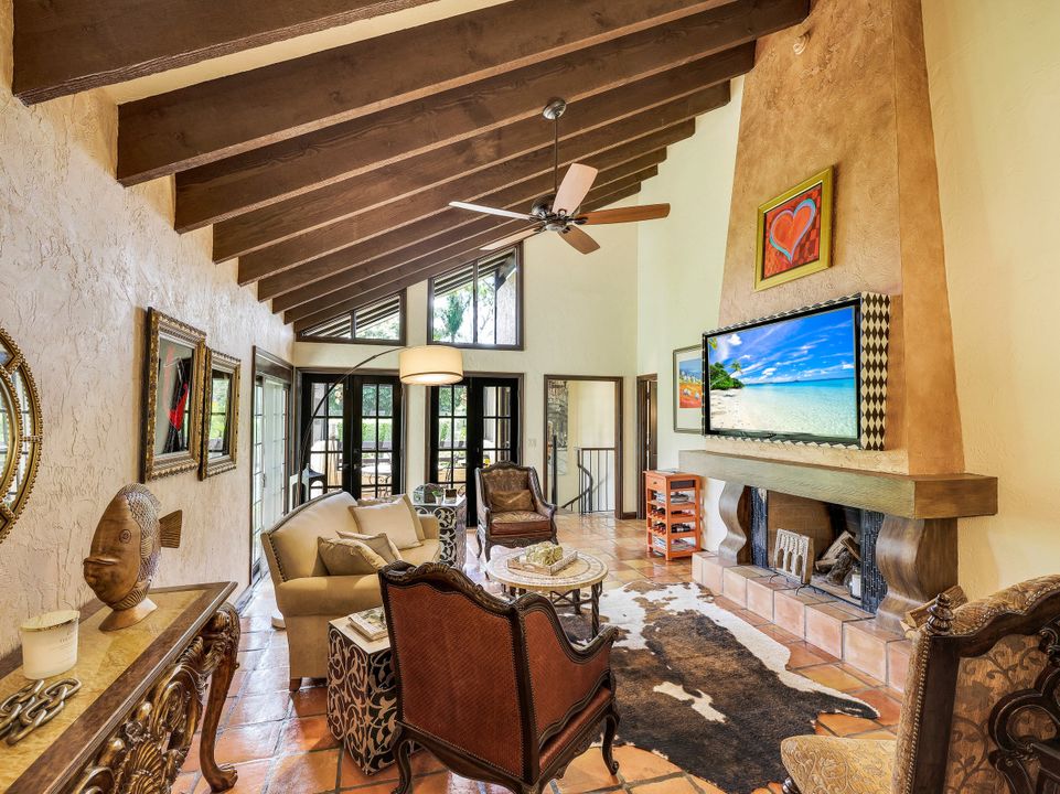 5850 Pelican Bay Blvd, Naples, FL 34108