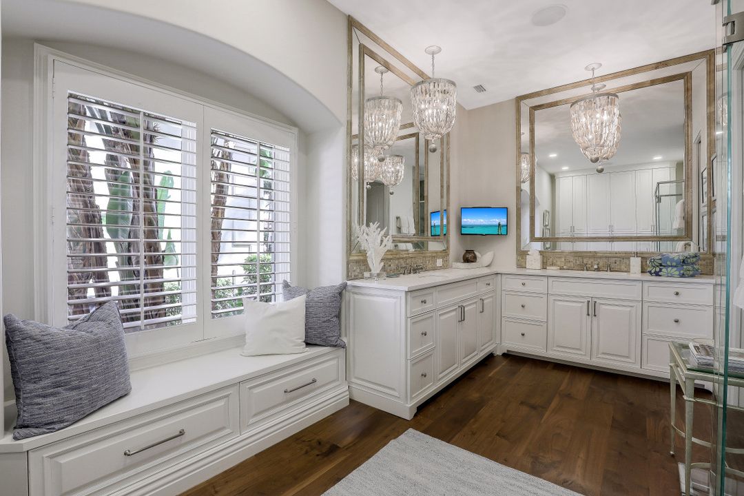 2895 Tiburon Blvd E, Naples, FL 34109