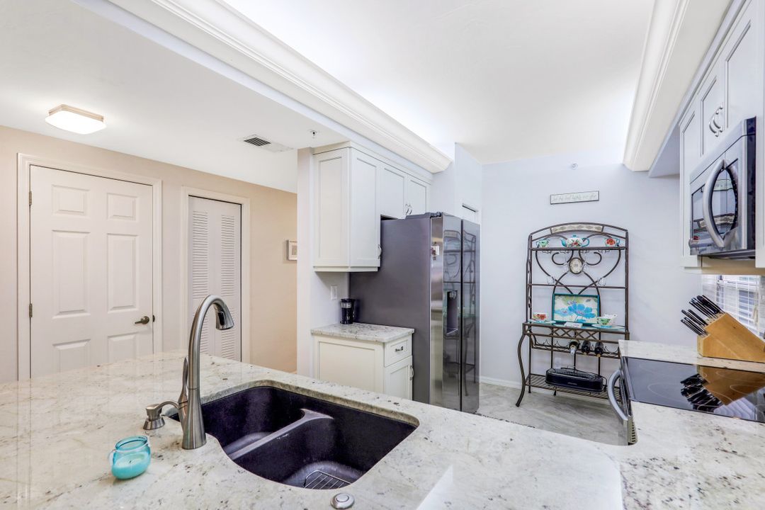 10231 Maddox Ln #211, Bonita Springs, FL 34135