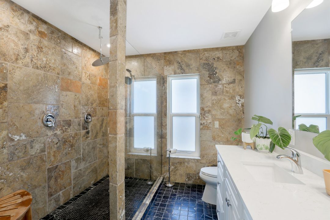 768 101st Ave N, Naples, FL 34108