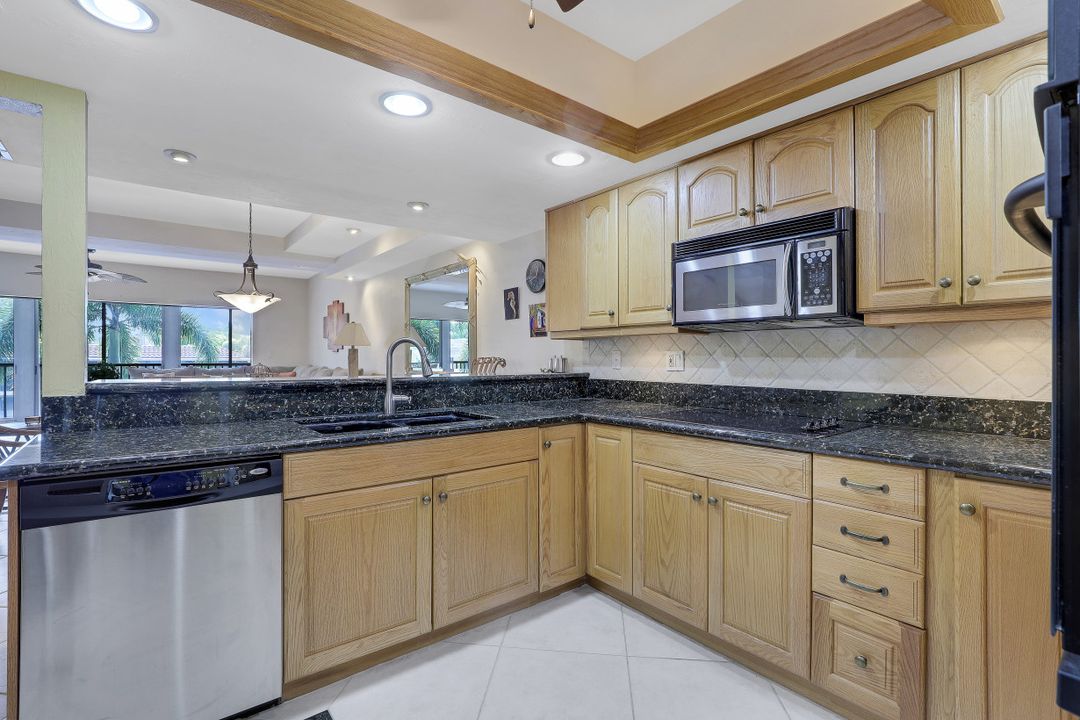 1400 Blue Point Ave #206, Naples, FL 34102