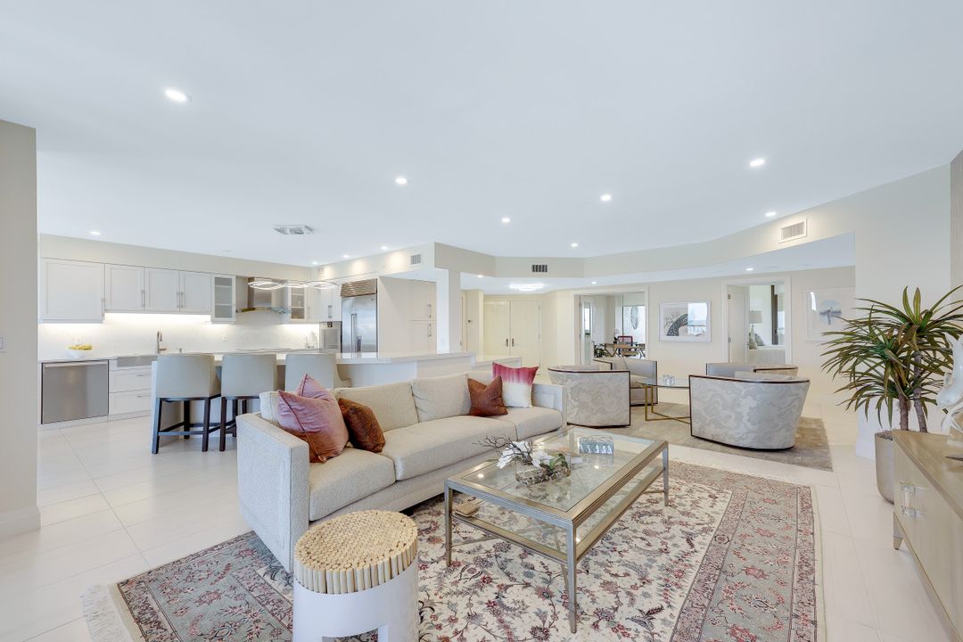 8171 Bay Colony Dr #1103, Naples, FL 34108