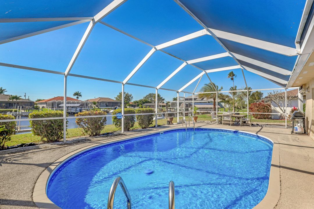 1936 Palaco Grande Pkwy, Cape Coral, FL 33904