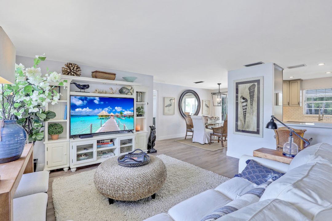 580 105th Ave N, Naples, FL 34108