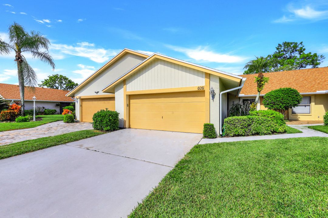 606 Kings Way, Naples, FL 34104