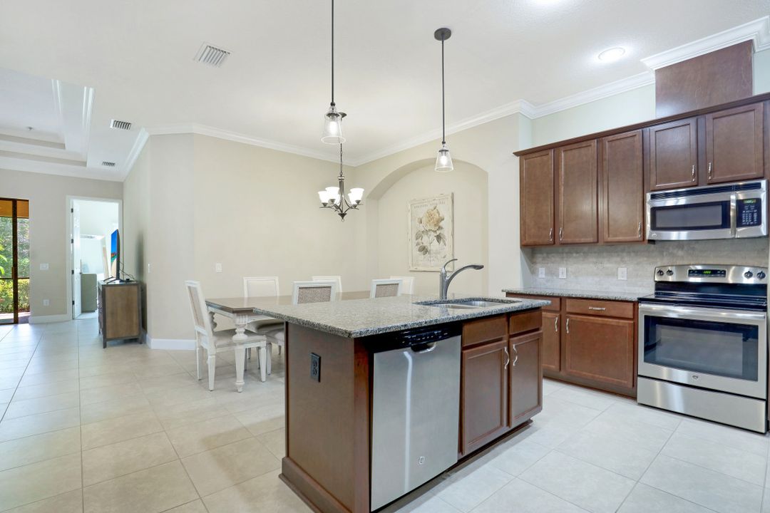 9181 Isla Bella Cir, Bonita Springs, FL 34135