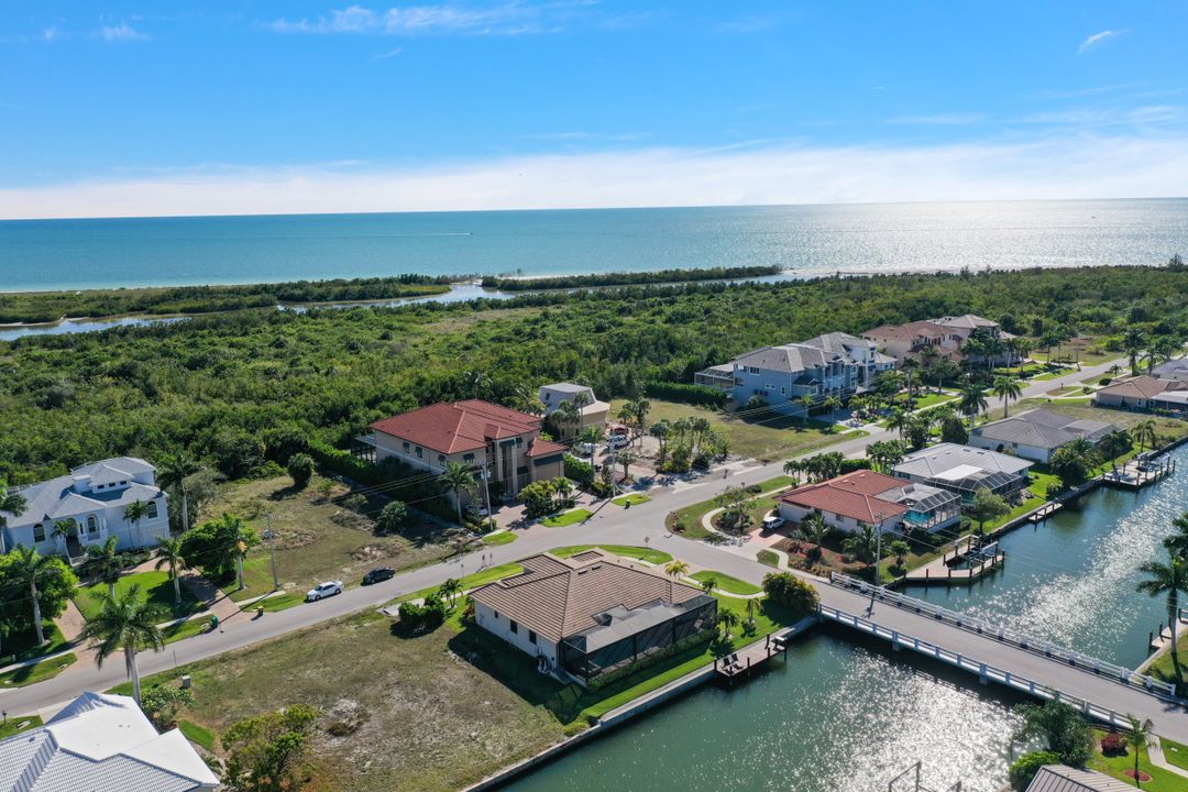 535 Spinnaker Dr, Marco Island, FL 34145
