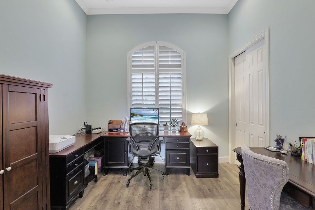 9091 Graphite Cir, Naples, FL 34120