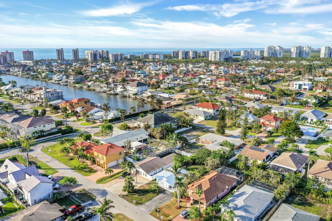 513 104th Ave N, Naples, FL 34108