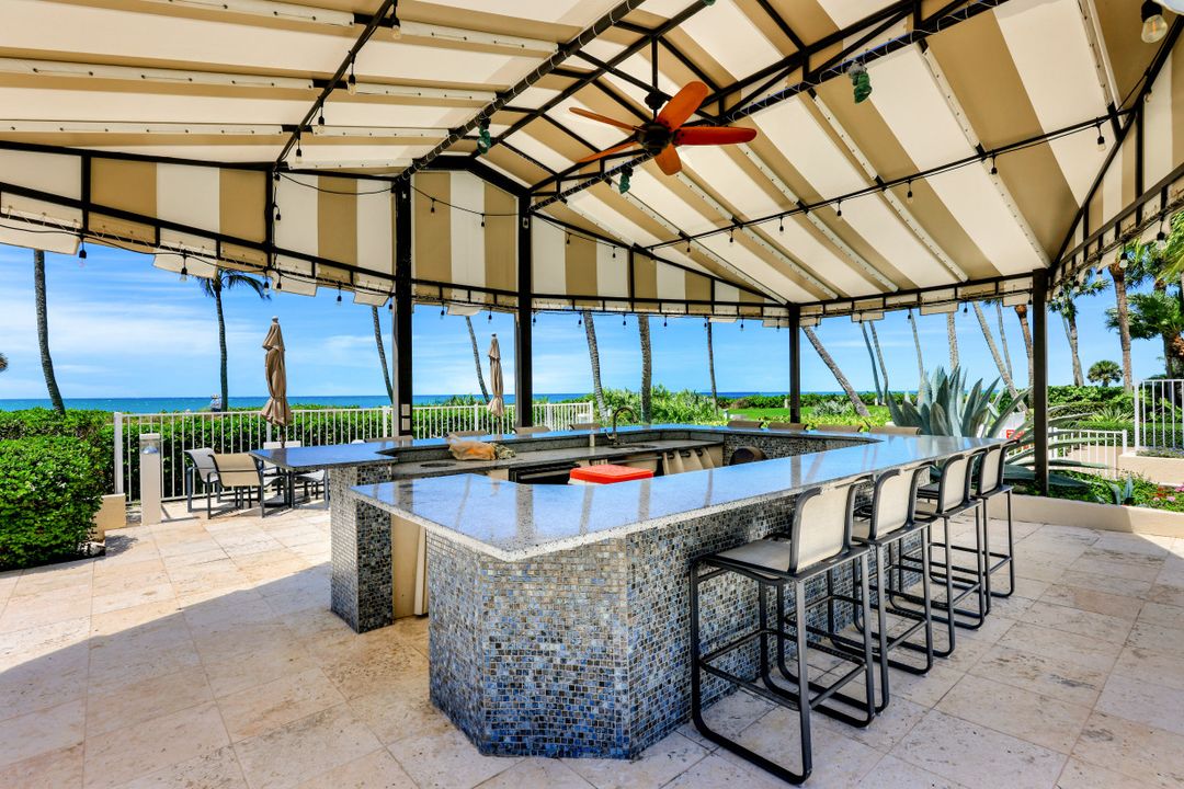 4301 Gulf Shore Blvd N #1700, Naples, FL 34103