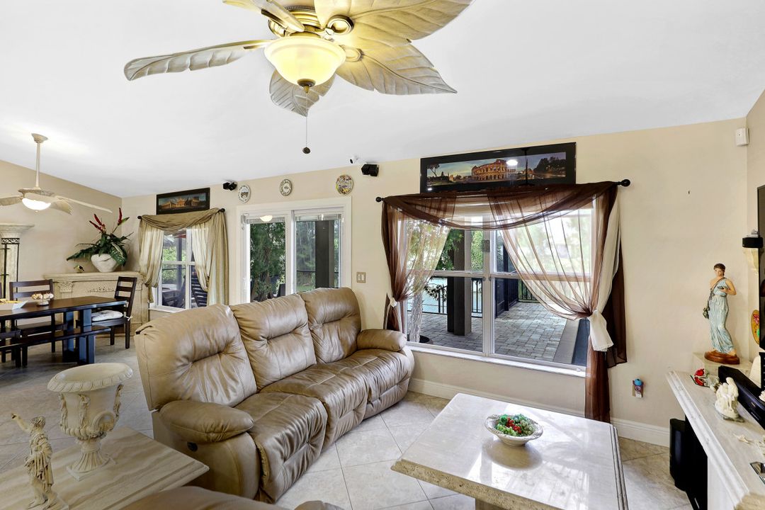 1218 SW 18th Ave, Cape Coral, FL 33991