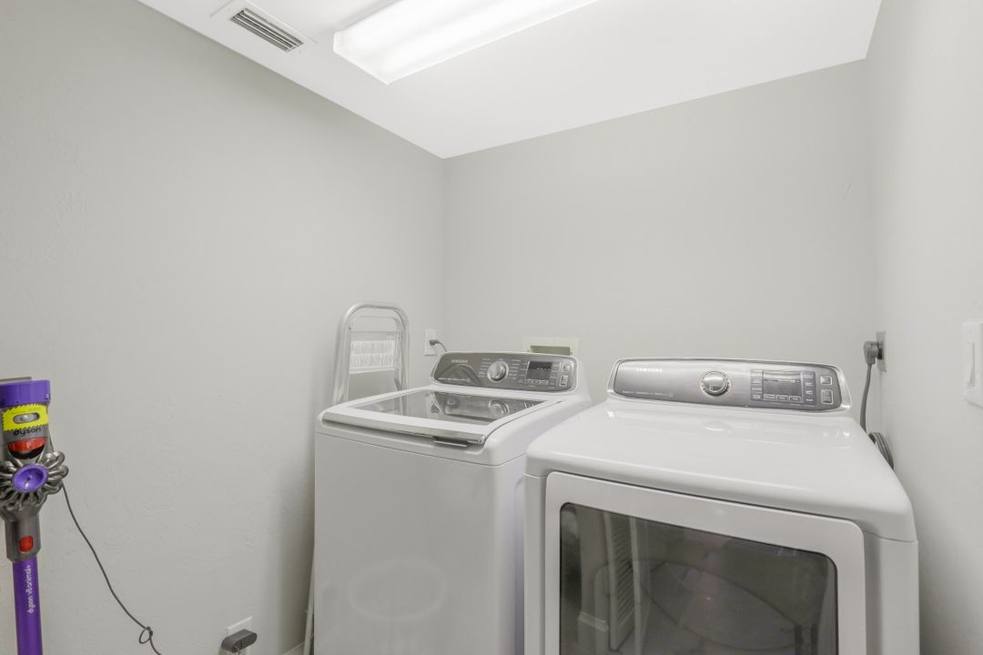 990 Cape Marco Dr #304, Marco Island, FL 34145