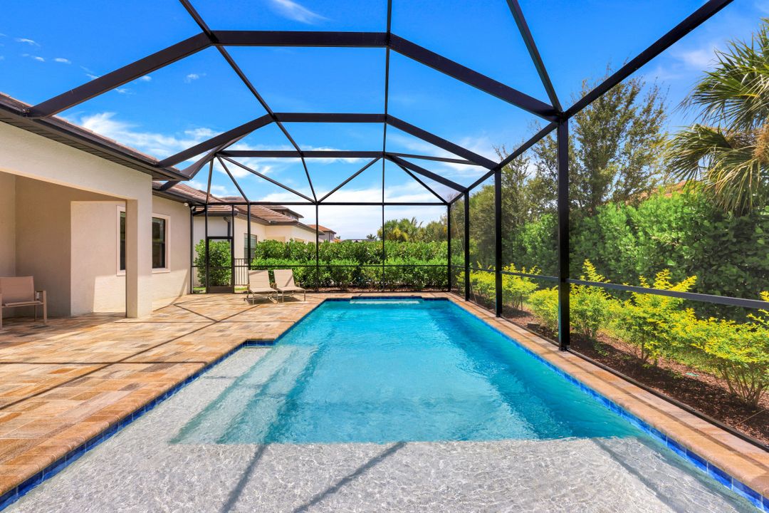 7273 Wilton Dr N, Naples, FL 34109