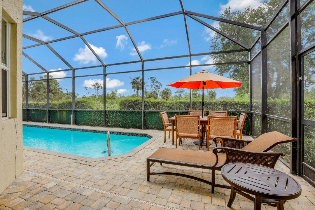 1717 Birdie Dr, Naples, FL 34120
