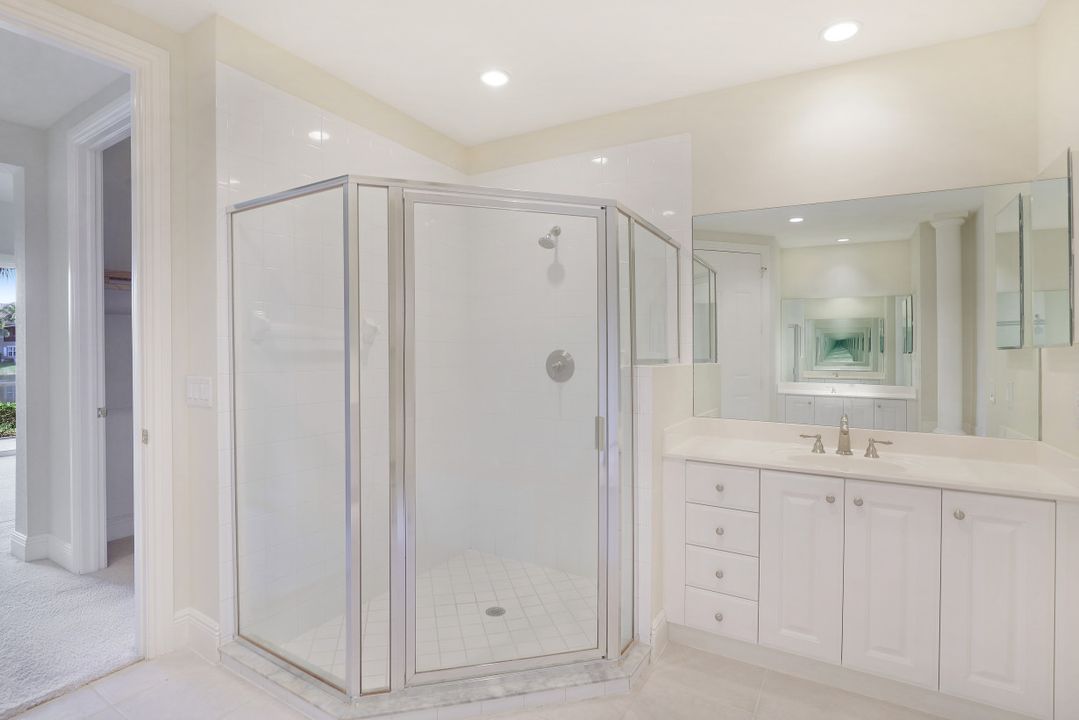 9234 Campanile Cir #102, Naples, FL 34114