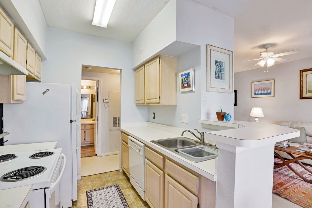 23600 Walden Center Dr #202, Estero, FL 34134