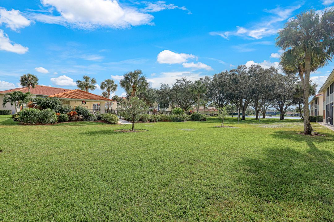 721 Mardel Dr  #606, Naples, FL 34104