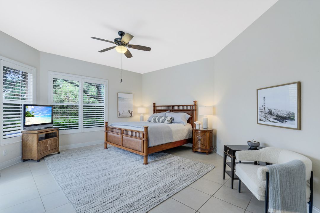 919 Tivoli Ct, Naples, FL 34104