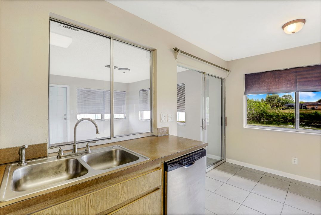 323 NE 11th Pl, Cape Coral, FL 33909