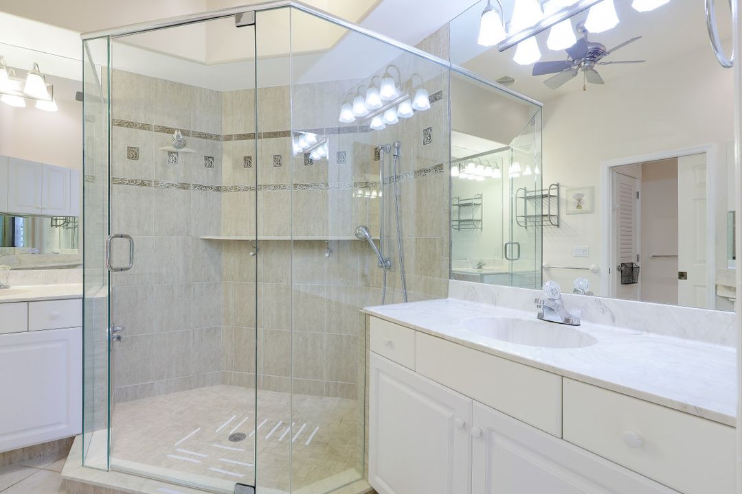 12756 Fox Ridge Dr, Bonita Springs, FL 34135