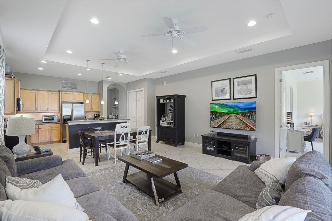 13484 Cambridge Ln, Naples, FL 34109