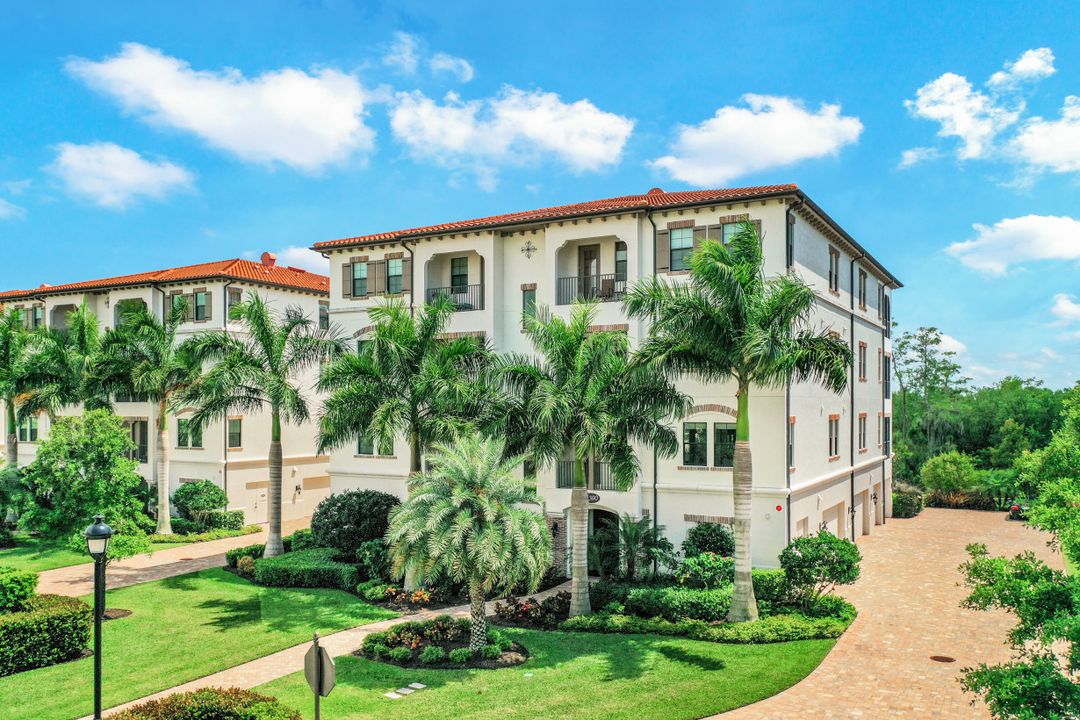 16390 Viansa Way #102, Naples, FL 34110