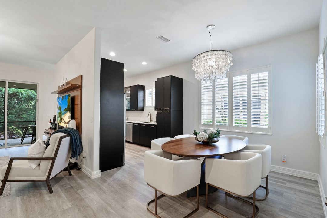 762 Vistana Cir, Naples, FL 34119