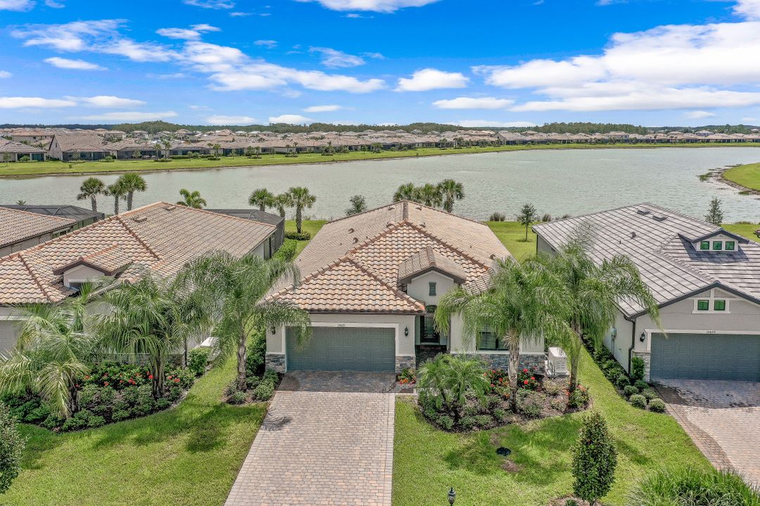19877 Beechcrest Pl, Estero, FL 33928