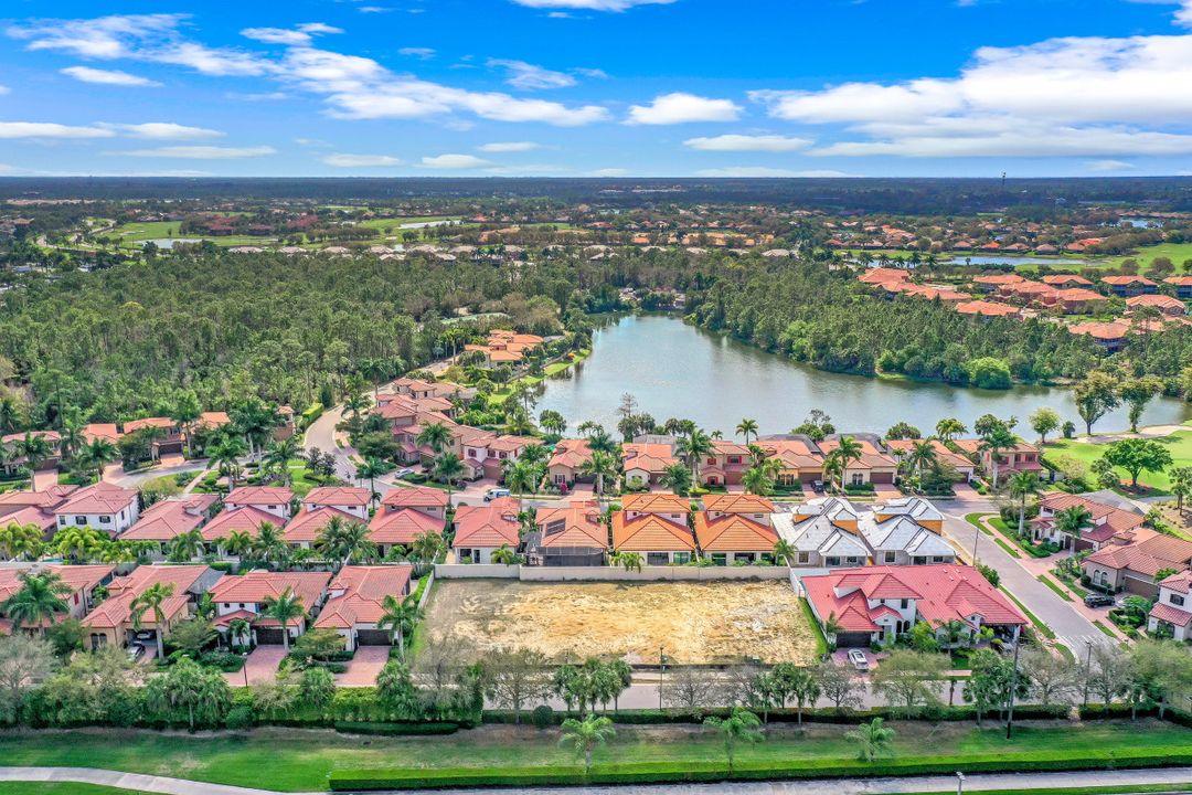 7968 Cordoba Pl, Naples, FL 34113