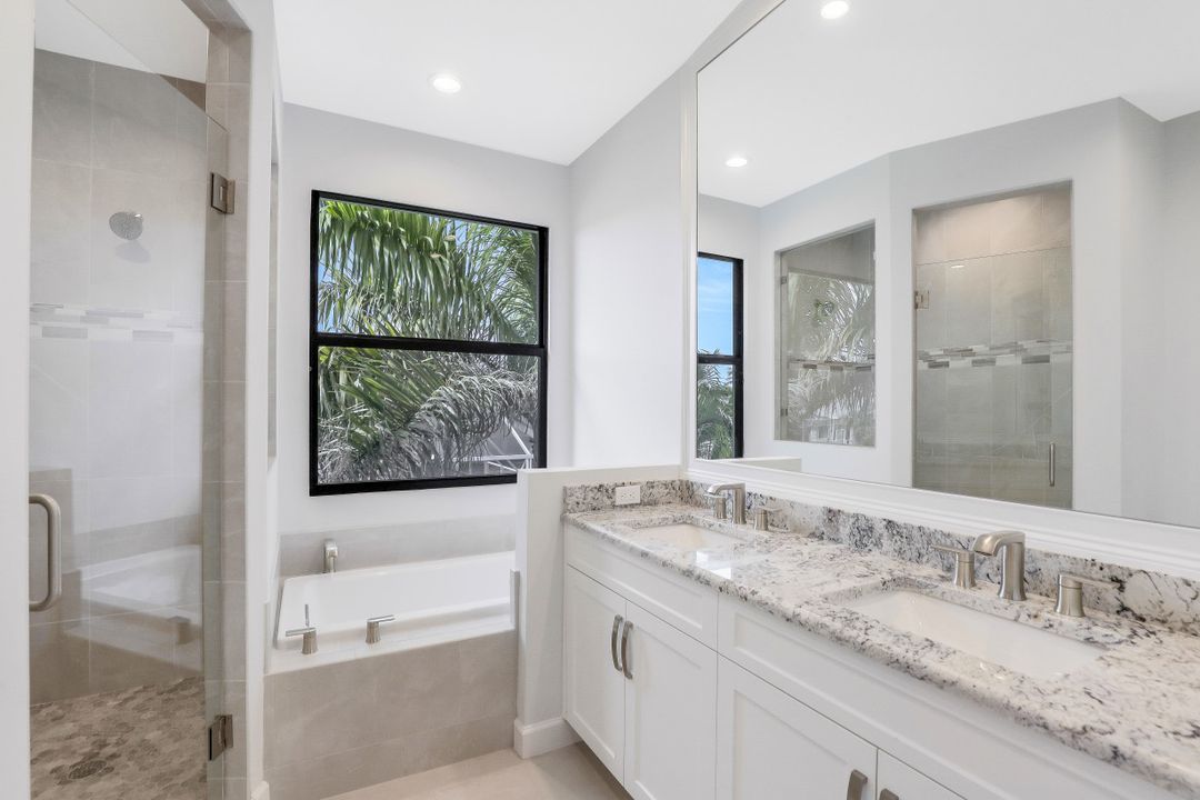 782 Saturn Ct, Marco Island, FL 34145