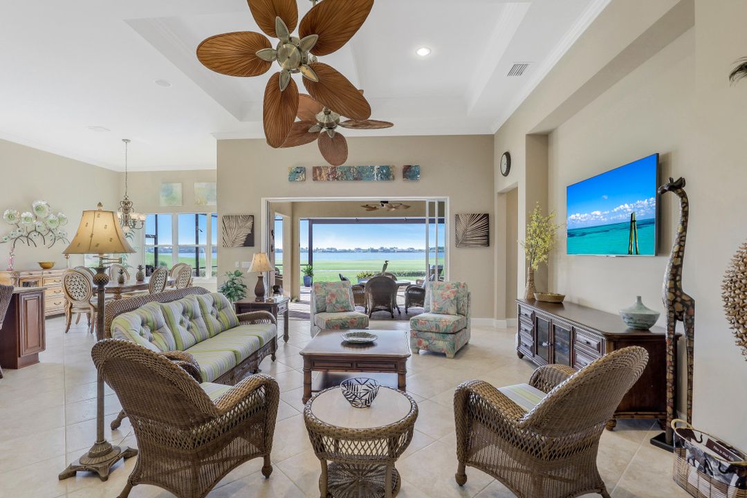 9005 Quarry Dr, Naples, FL 34120