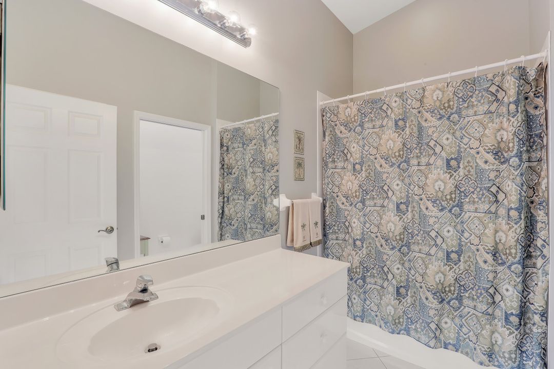 6830 Beach Resort Dr #4, Naples, FL 34114