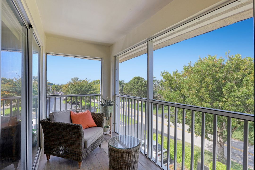 3150 Binnacle Dr #319, Naples, FL 34103