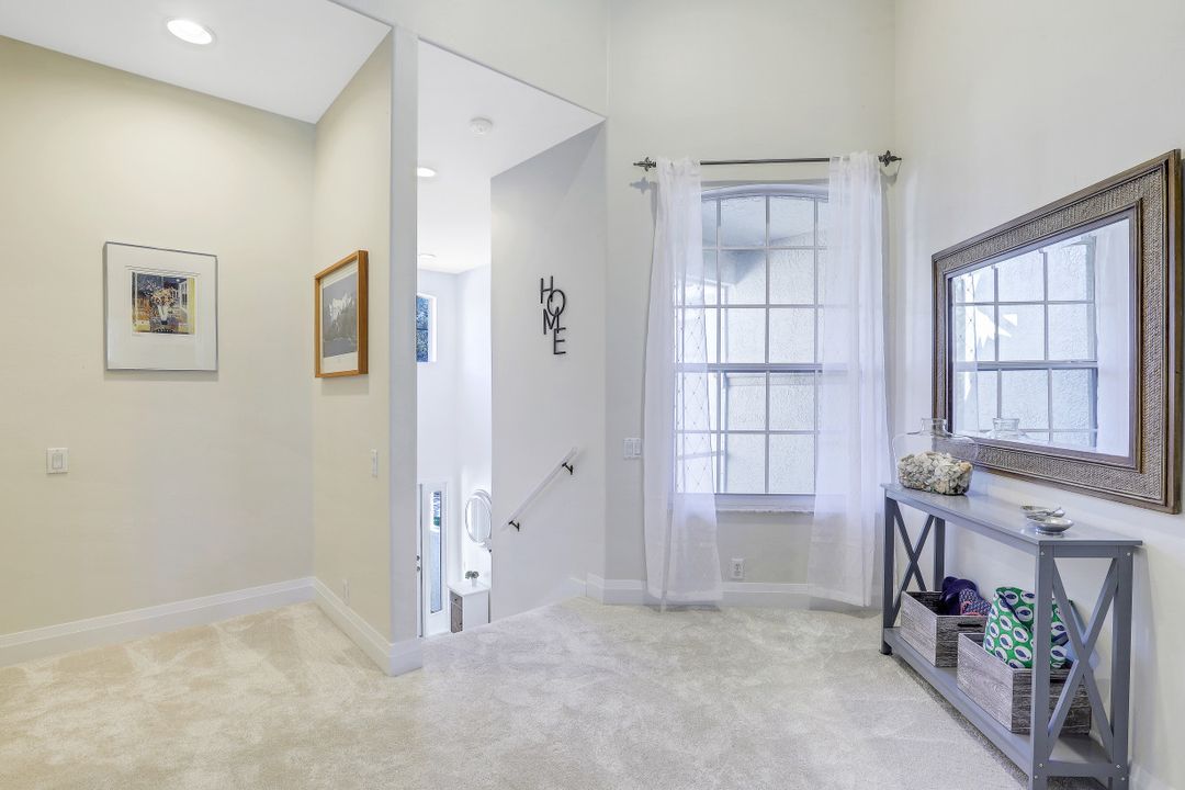 8255 Danbury Blvd #202, Naples, FL 34120