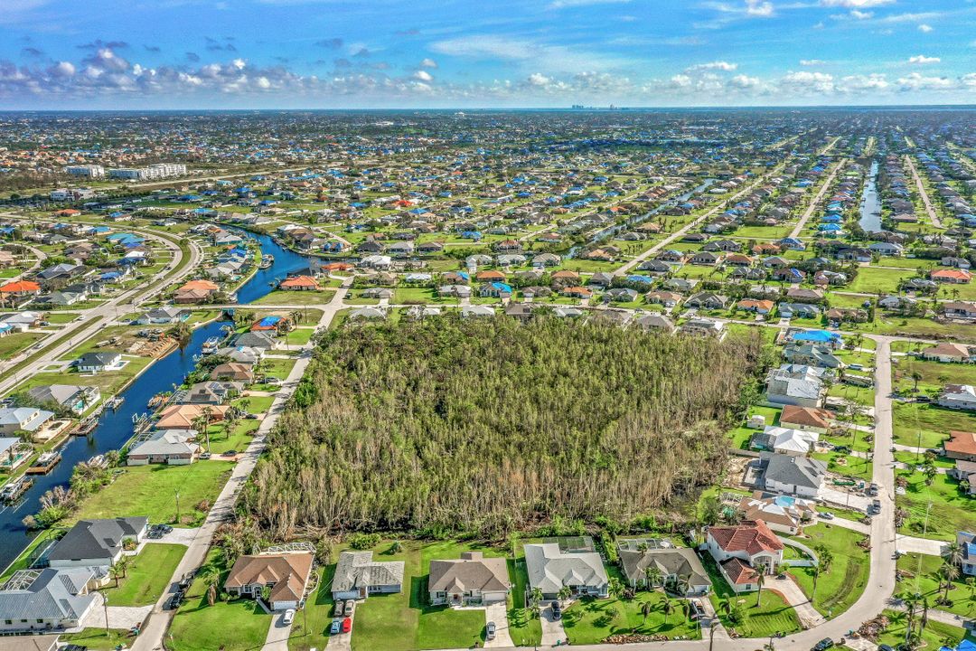 2858 SW 25th Pl, Cape Coral, FL 33914
