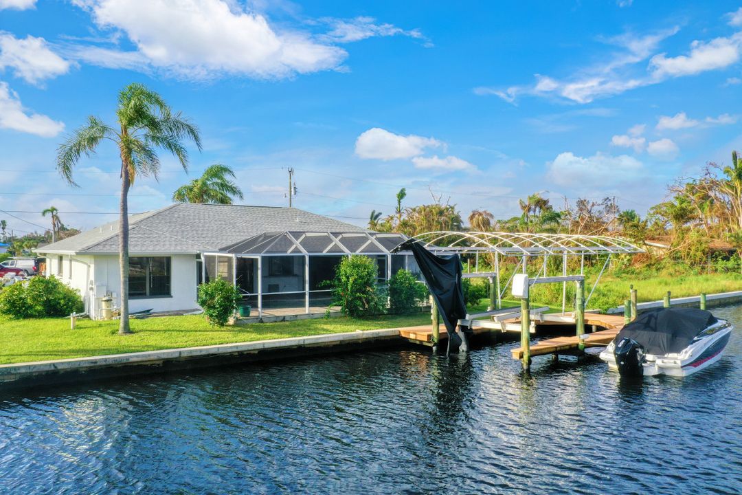 426 Cross St, North Fort Myers, FL 33903