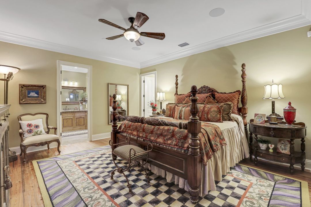 353 Chancery Cir, Naples, FL 34110