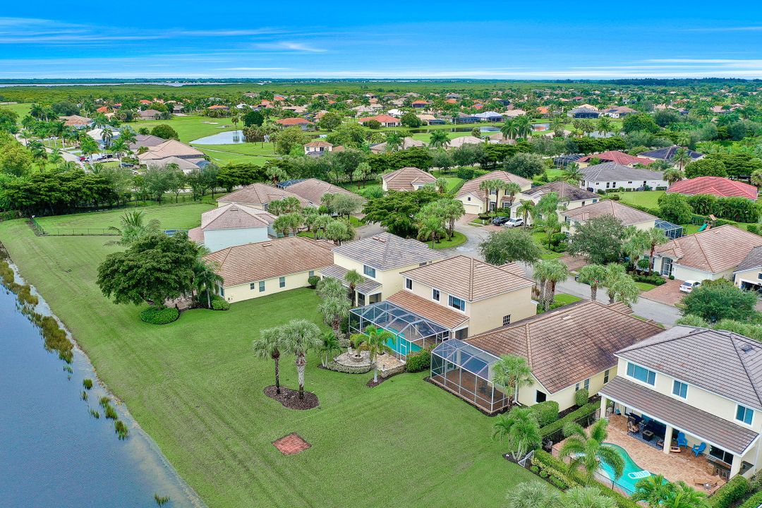 2668 Bellingham Ct, Cape Coral, FL 33991