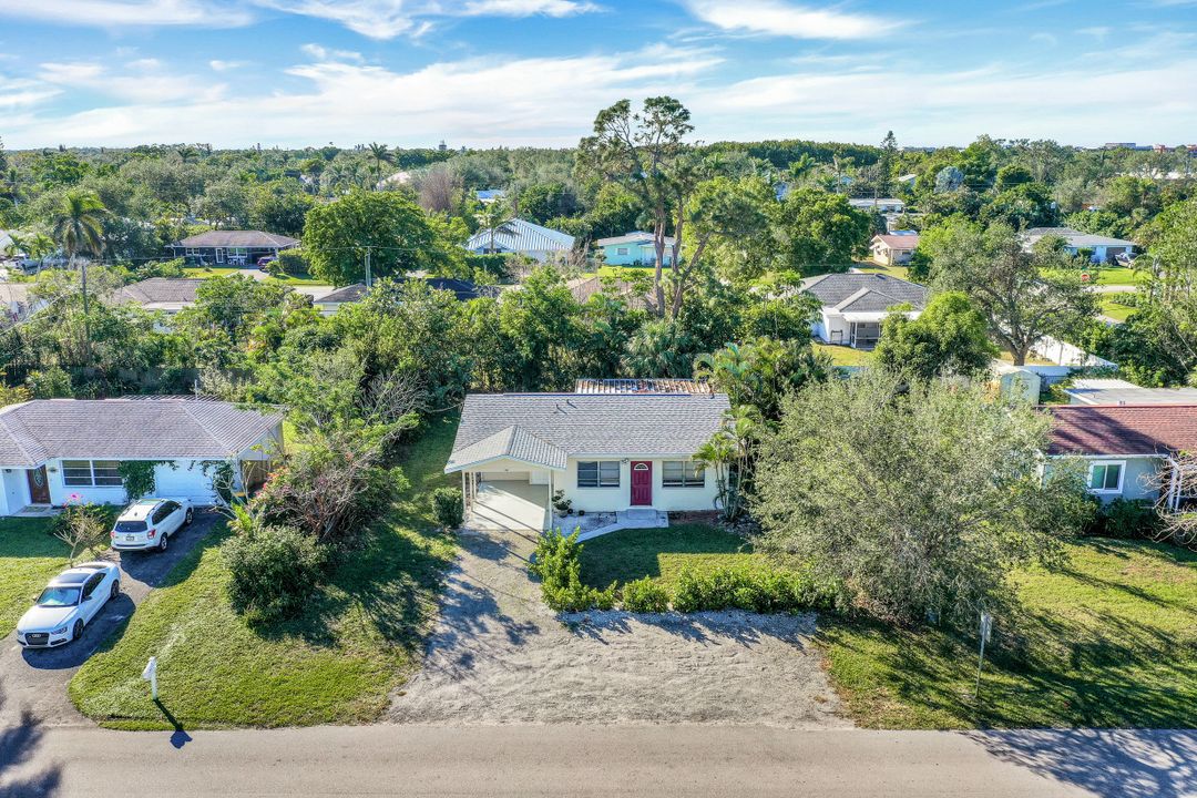 1120 S Alhambra Cir, Naples, FL 34103