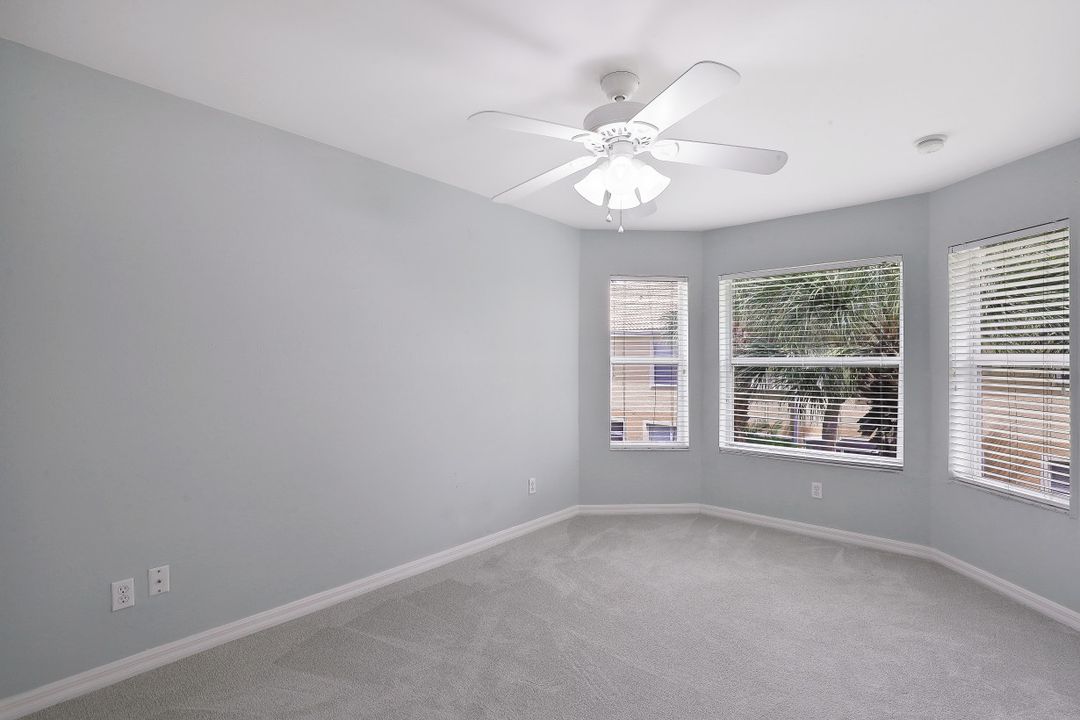 9723 Heatherstone Lake Ct, Estero, FL 33928