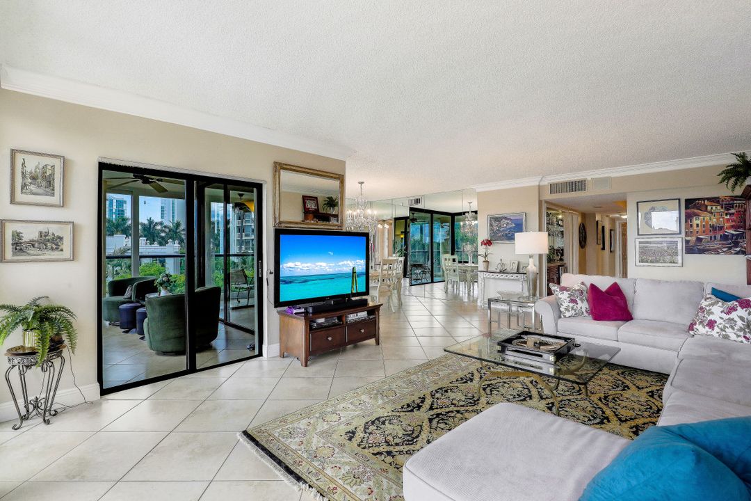 4031 Gulf Shore Blvd  #4F, Naples, FL 34103