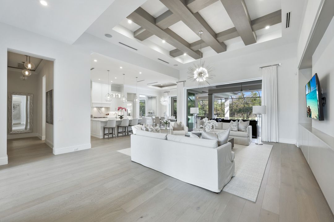 603 West St, Naples, FL 34108