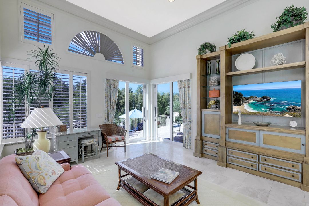8089 Via Vecchia, Naples, FL 34108